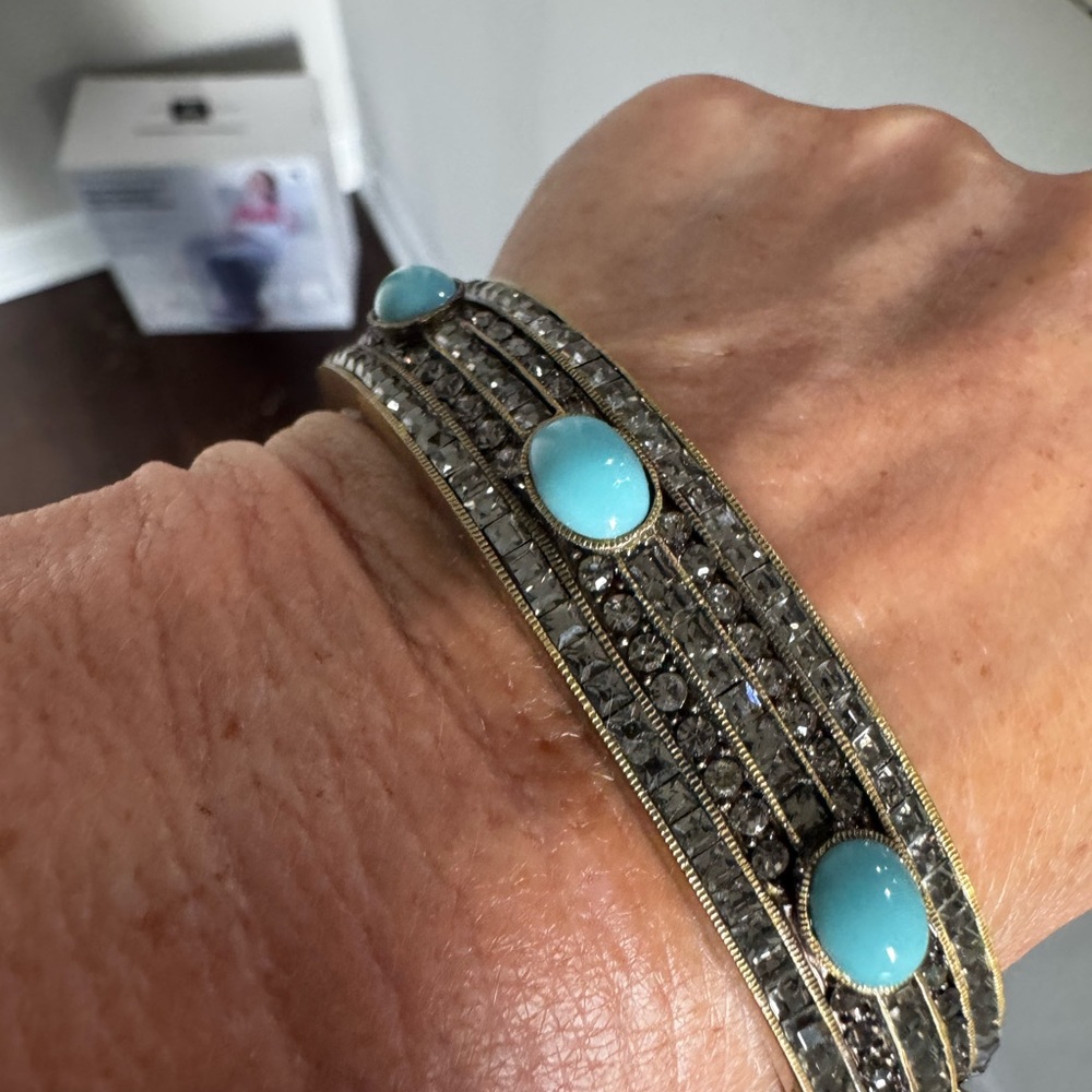Heidi Daus Elegant Turquoise and Silver Bracelet - Picture 10 of 13